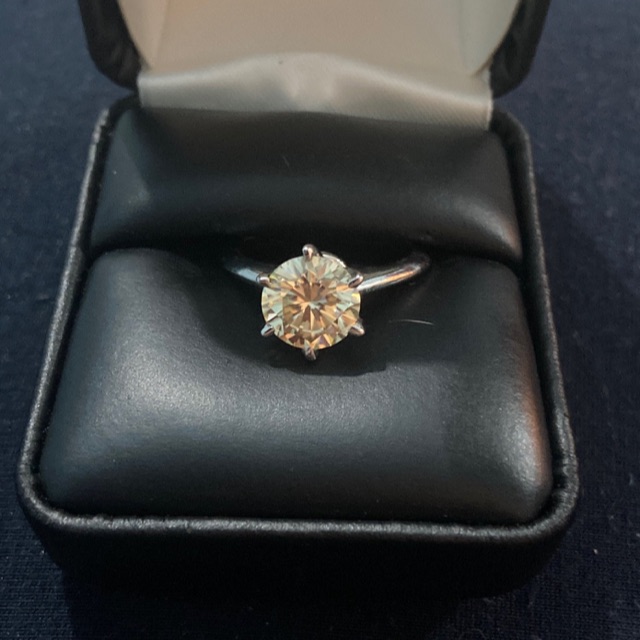 Beautiful Sunny 2.53ct Genuine Moissanite Diamond Solitaire Ring Size 7